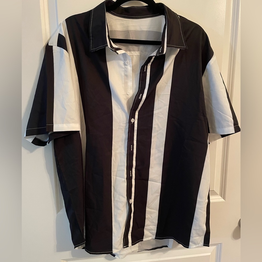 SHEIN White and Black Men Button Shirt